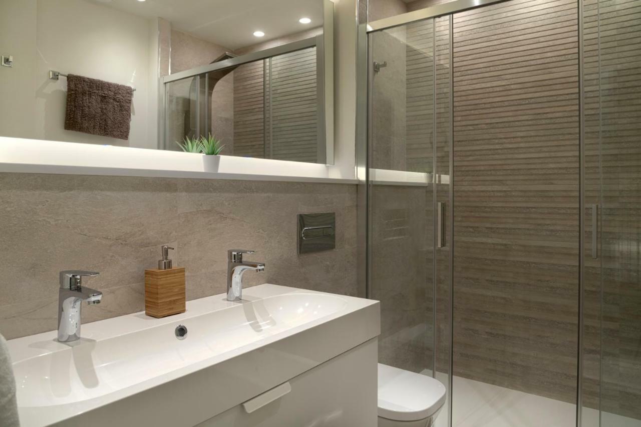 Suncity Teatro Premier Apartman Málaga Kültér fotó